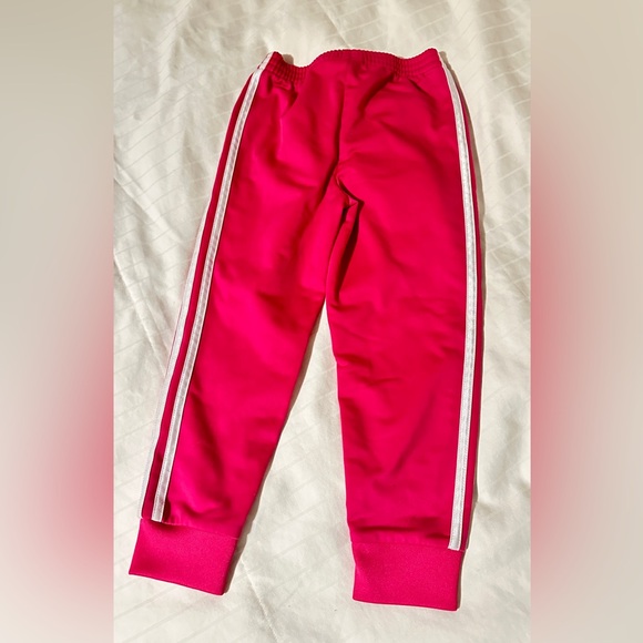 Used Pink kid Adidas set 4T have little marker line behind on the pants - Picture 6 of 8